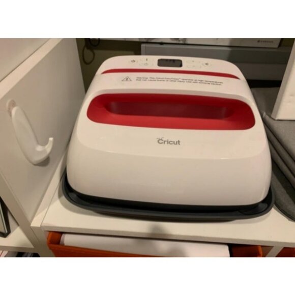 EasyPress 2 Heat Press Machine (12 in x 10 in) Ideal for T-Shirts Tote - Picture 1 of 1